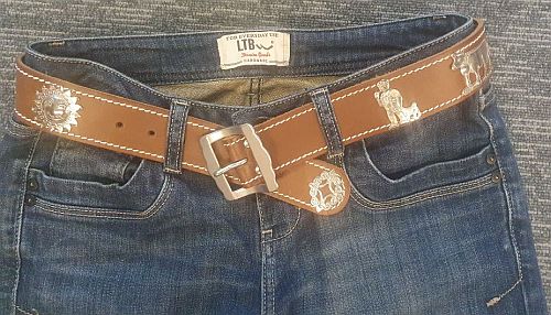 Appenzeller Gürtel braun, 4cm breit, mit Ziernaht, Ornamente silbern